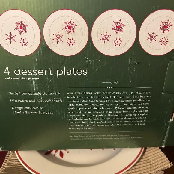 4 Winter Jubilee Dessert Plates exclusive to Martha Stewart Everyday (Set of 4) - Picture 6 of 8